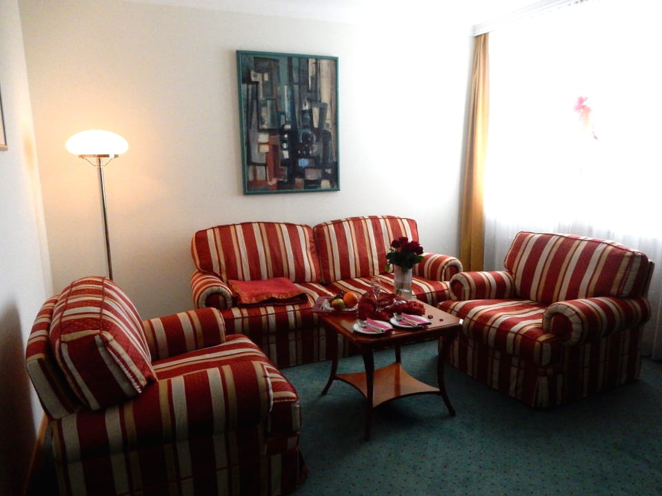 Sitzgarnitur mit Obstkorb Hotel Exel