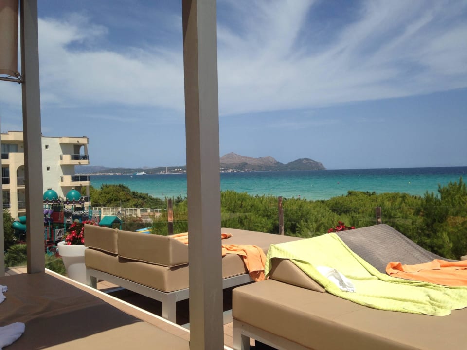 Pool ab 18+ mit absolutem Relaxfaktor Zafiro Bahia