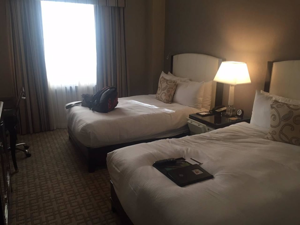 2 Queensize Bettem Hotel The Fairmont Royal York Toronto