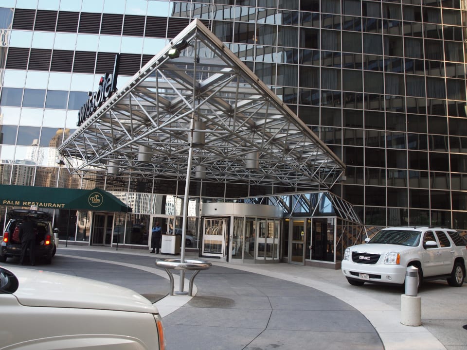 Hoteleinfahrt Hotel Swissotel Chicago