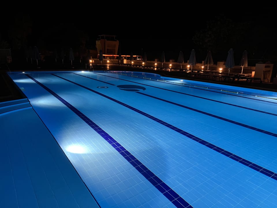 Pool ROBINSON PAMFILYA