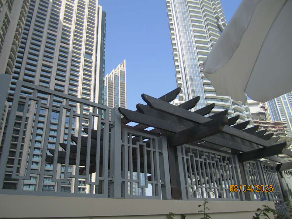 Pool Ramada by Wyndham Downtown Dubai