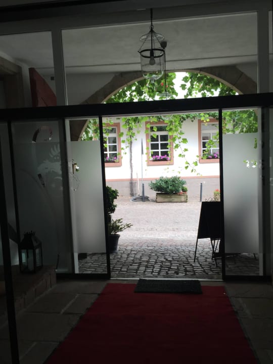 Eingang Hotel Pfälzer Hof