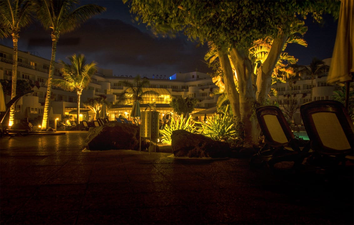 Der linke Weg ins Hotel Hipotels La Geria