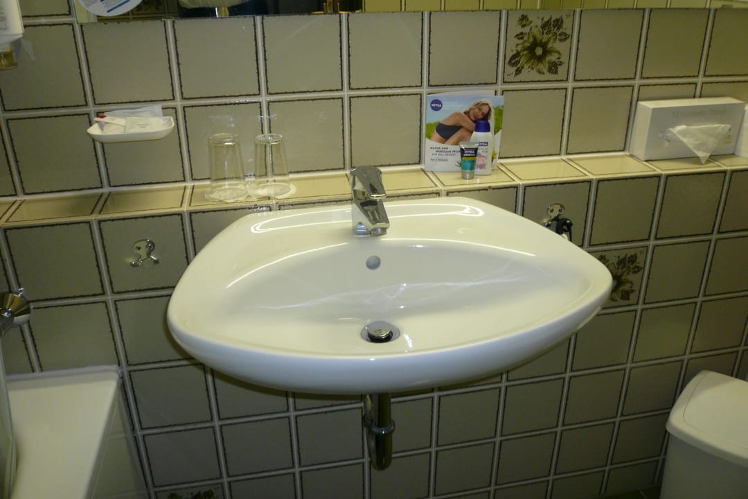Verkratztes Waschbecken Amber Hotel Bavaria