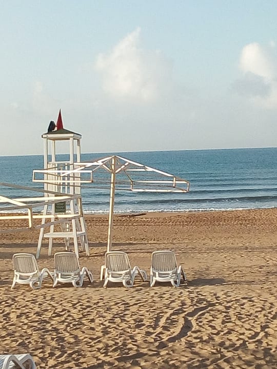 Strand um 8 Uhr Kamelya Collection Selin Hotel