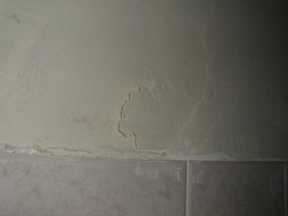 Putz bröckelt von der Wand (Bad) Fattoria Degli Usignoli - Hotel & Residence