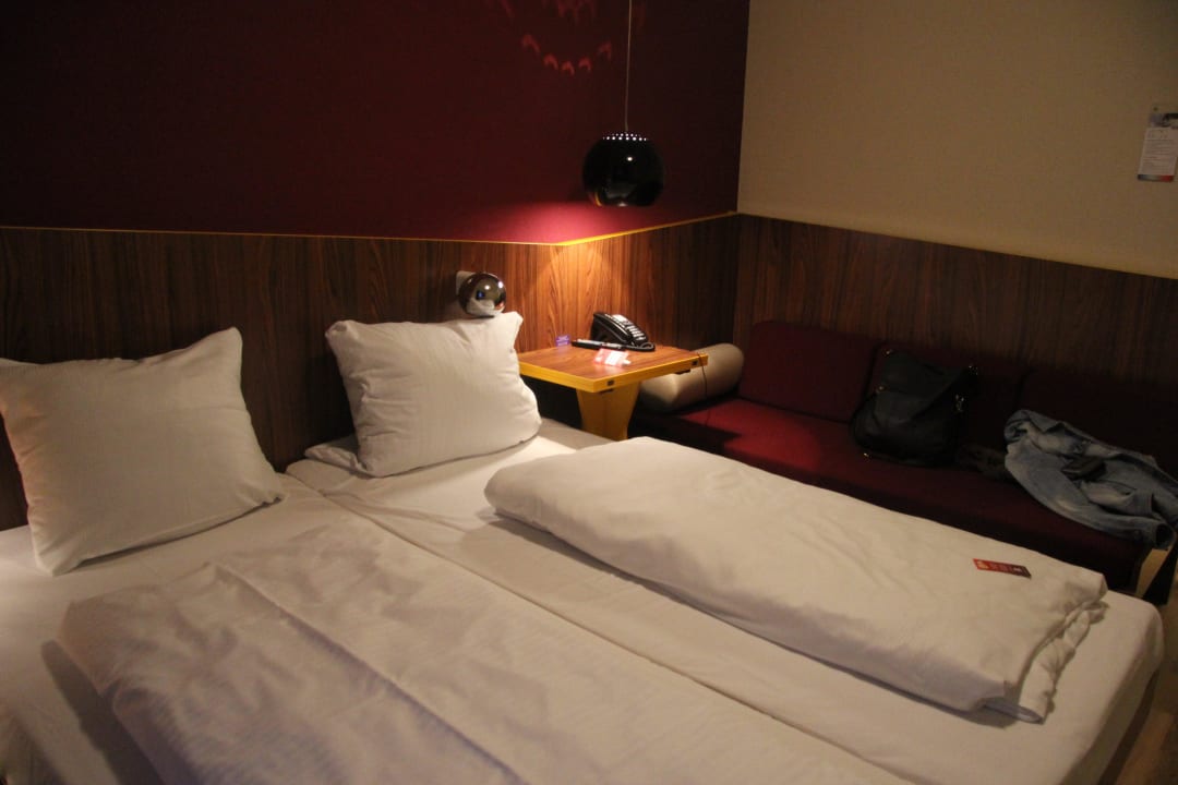 Doppelzimmer MEININGER Hotel Frankfurt/Main Airport