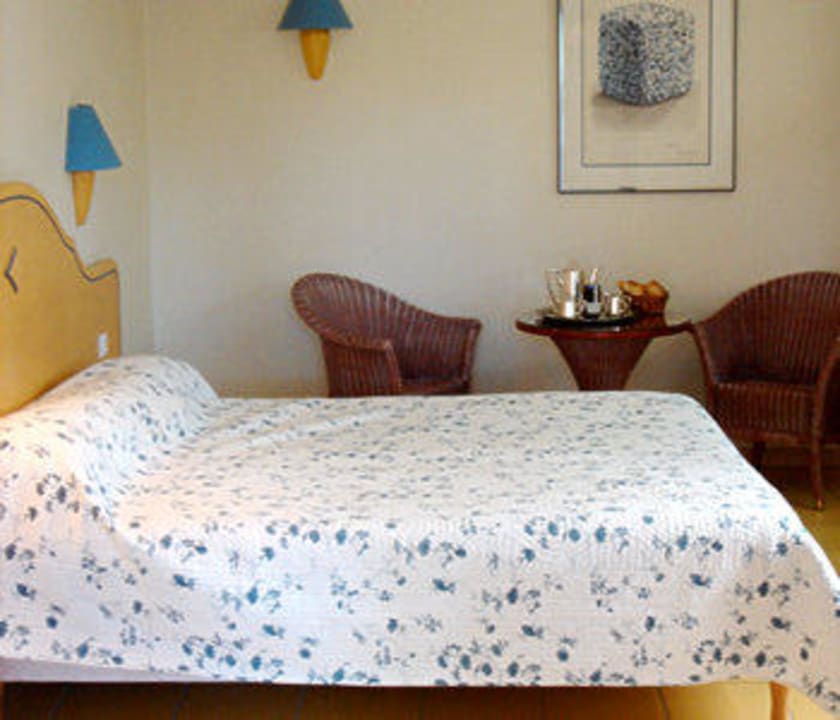 Hotelzimmer Hotel Kyriad Mas des Oliviers