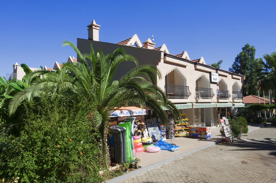 Exterior Voxx Resort