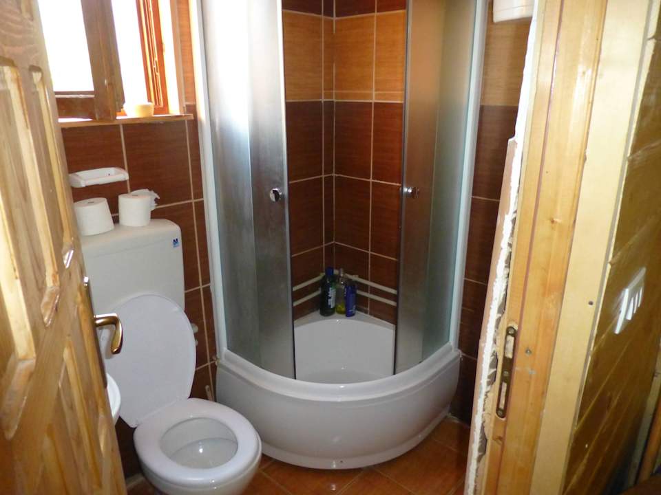 Badezimmer etwas eng Sur Tara Skrbusa