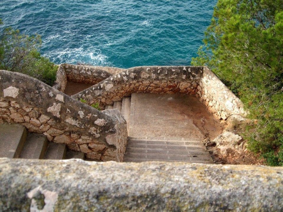 Vom Hotel zum Strand. blau punta reina