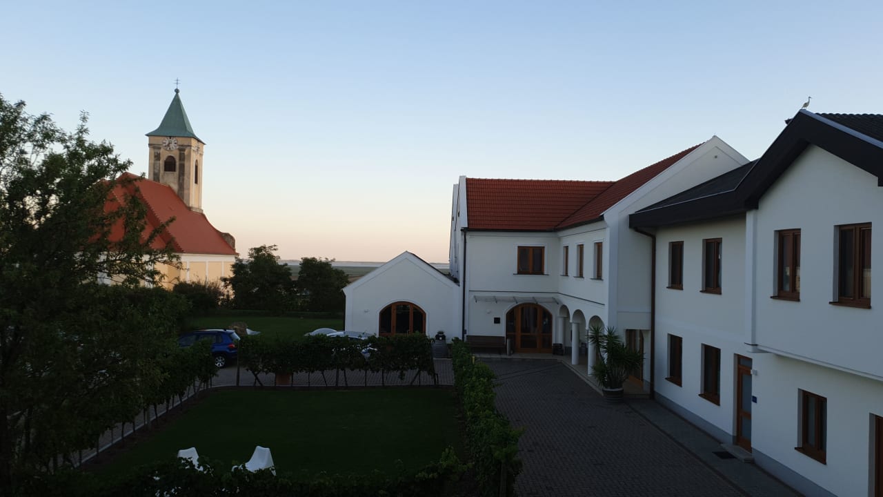 Außenansicht Weingut & Gästehaus zum Seeblick - Familie Sattler
