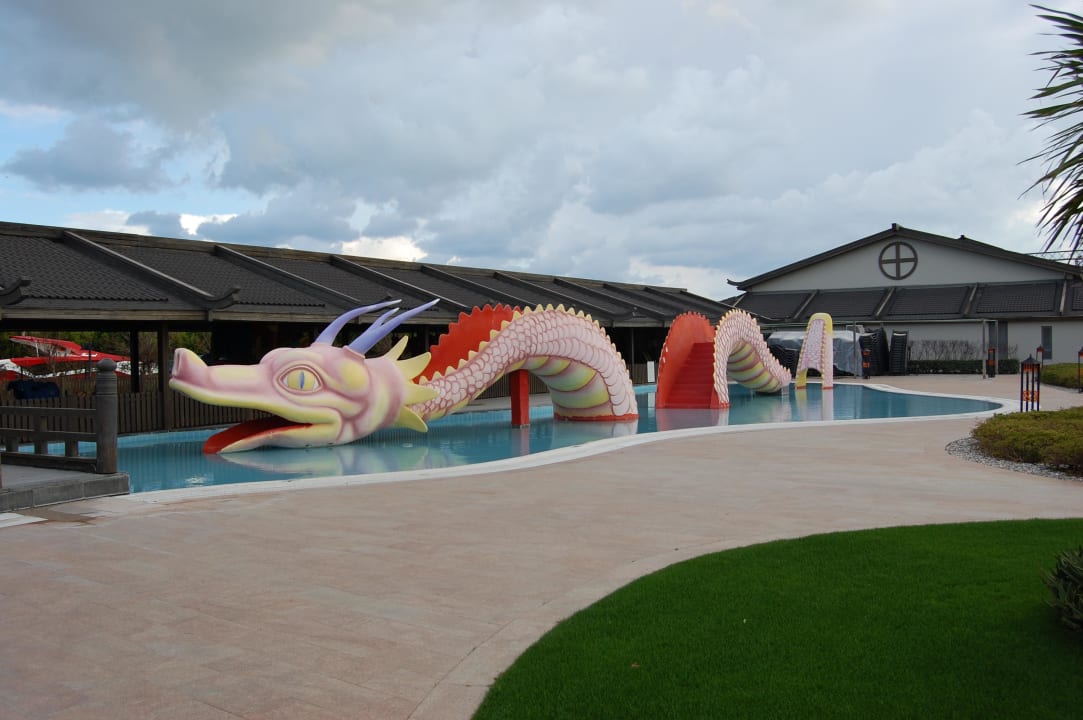 Einer von vielen Aussenpools Limak Lara Deluxe Hotel & Resort