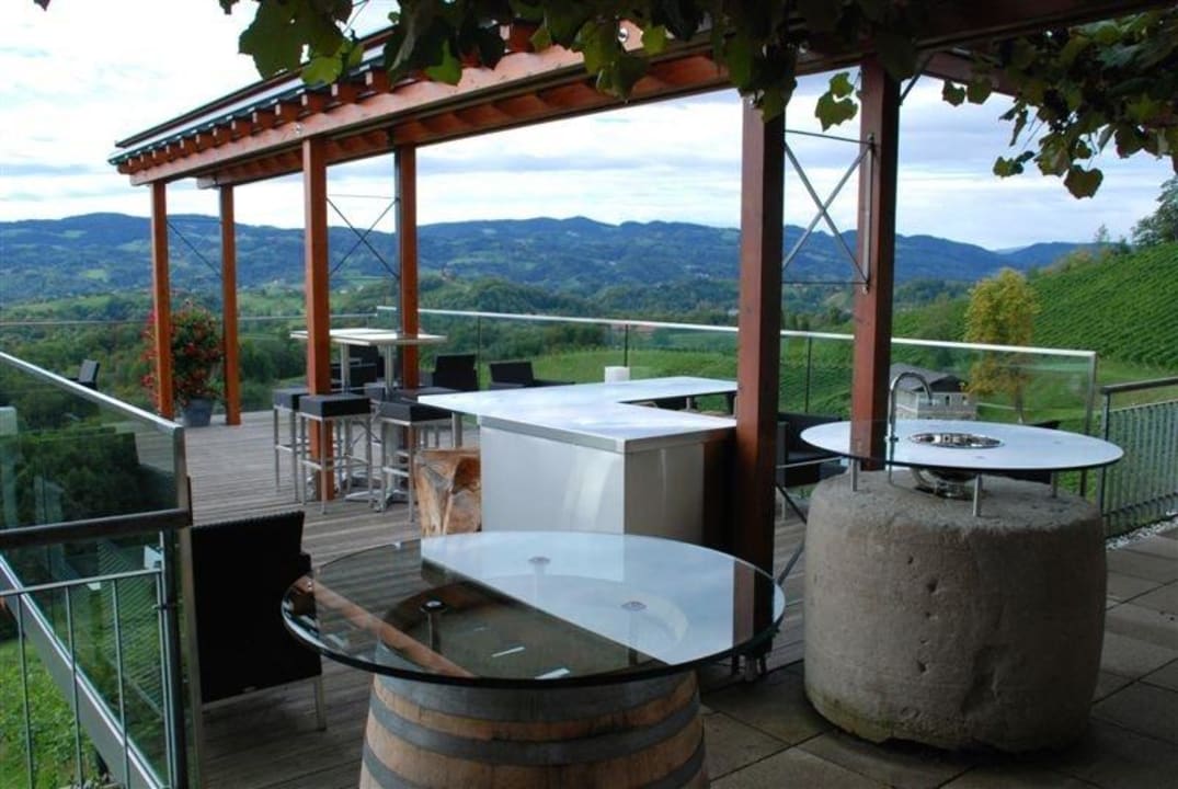 Terrasse mit Ausblick in die Weingärten Gasthof Mahorko