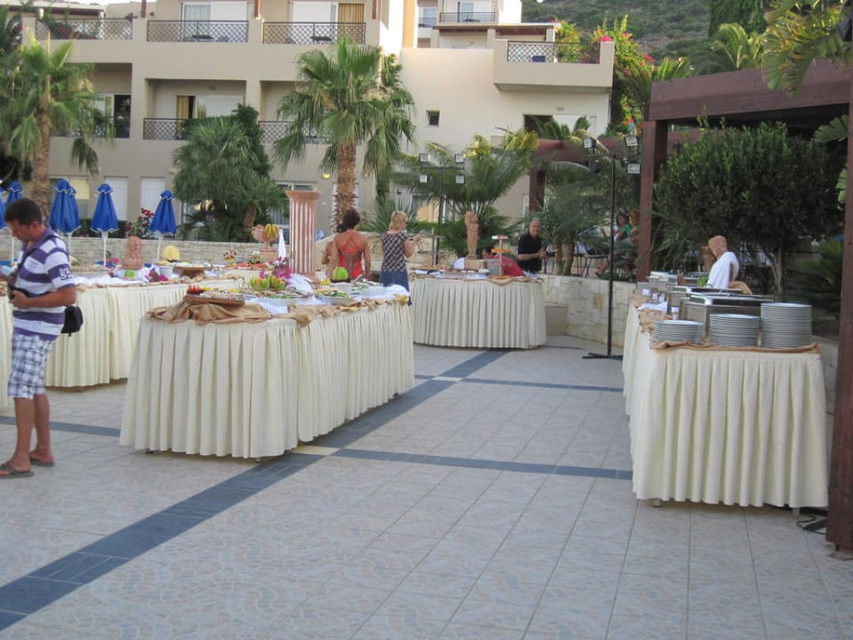 Barbeque Grand Hotel Holiday Resort