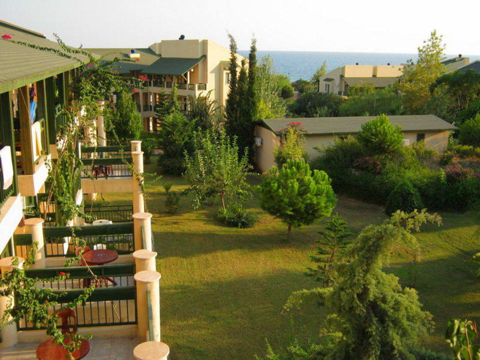 The garden Oz Hotels Incekum Beach