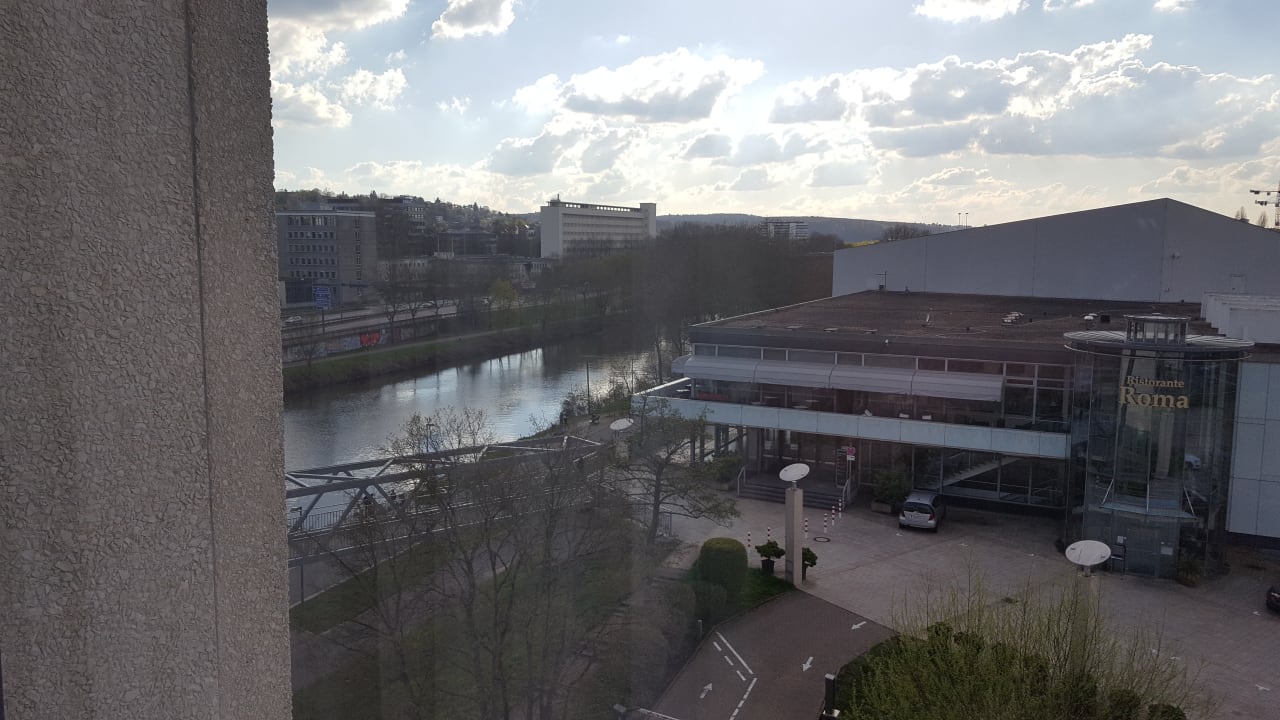 Blick auf die Saar Mercure Hotel Saarbrücken City