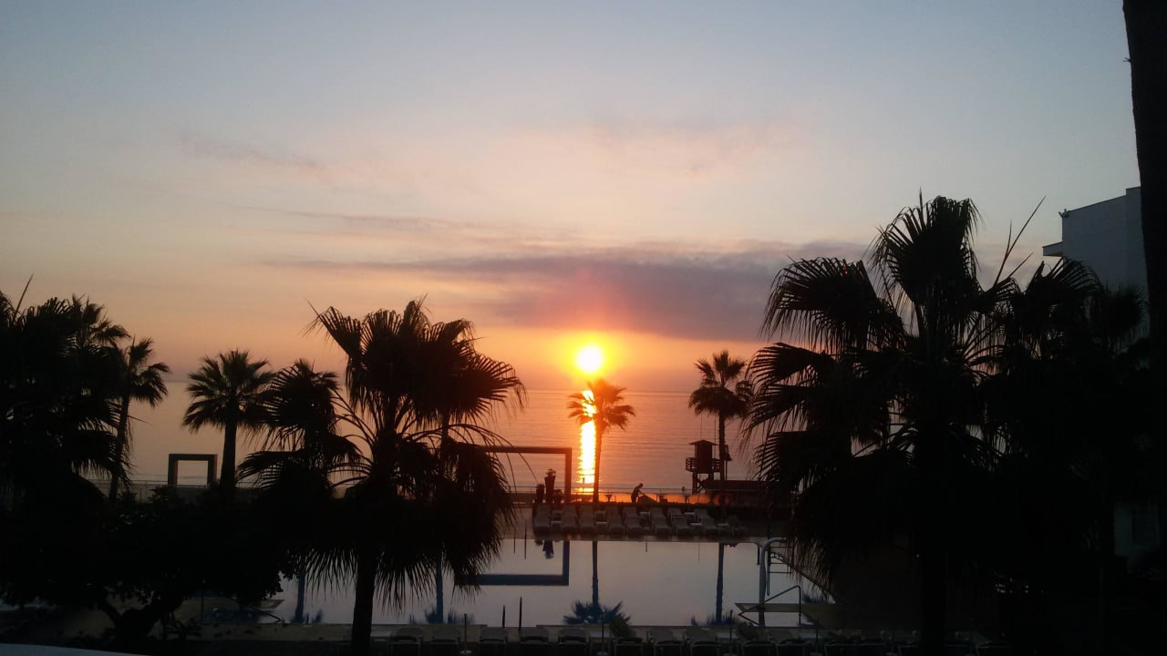 Sonnenaufgang im November Hotel Riu Nautilus - Adults only