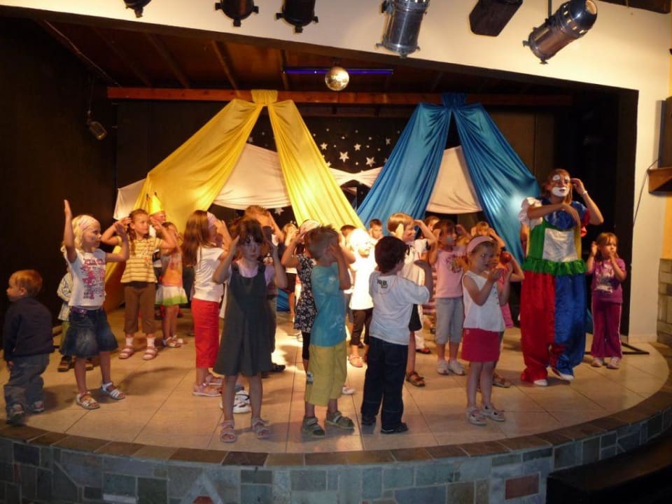 Kindershow Atlantica Marmari Beach