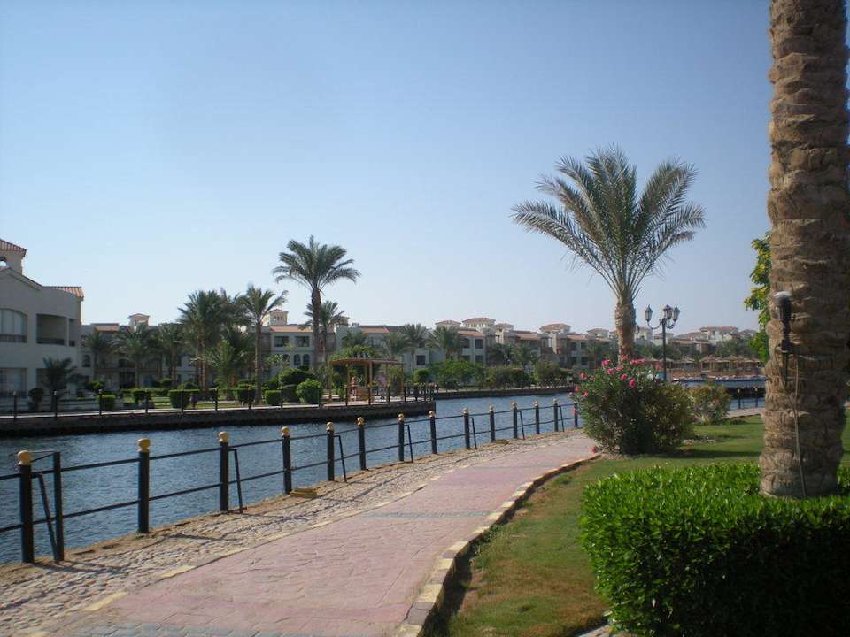 Weg zum Pool Pickalbatros Dana Beach Resort - Hurghada