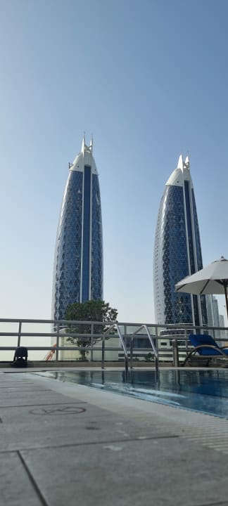 Ausblick Rose Rayhaan by Rotana