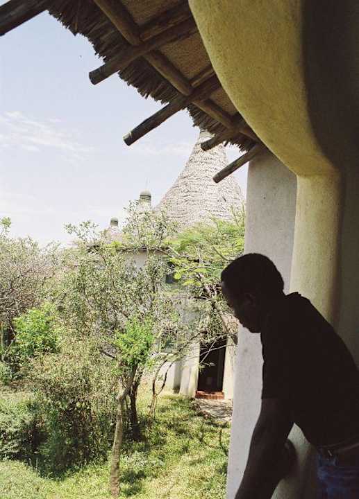 Blick vom Balkon auf Nebenbungalow Lake Manyara Serena Safari Lodge