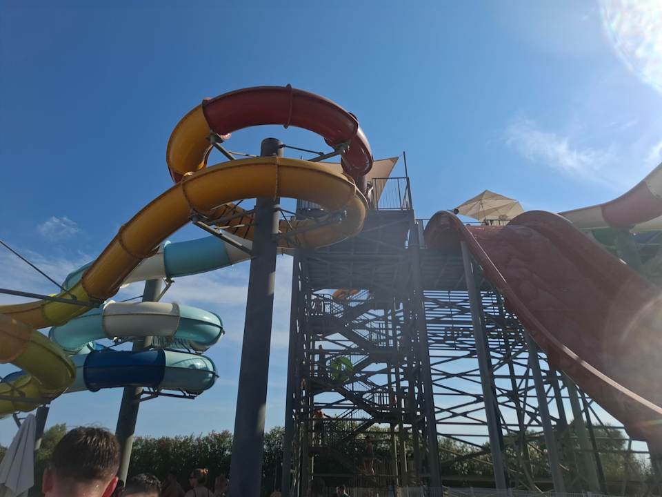 Pool Globales Bouganvilla