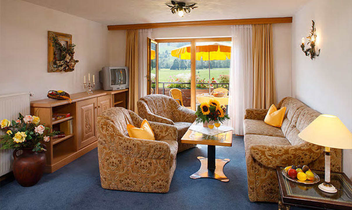 Wohnzimmer Wohnung 28 Apartments Alpensonne 2000