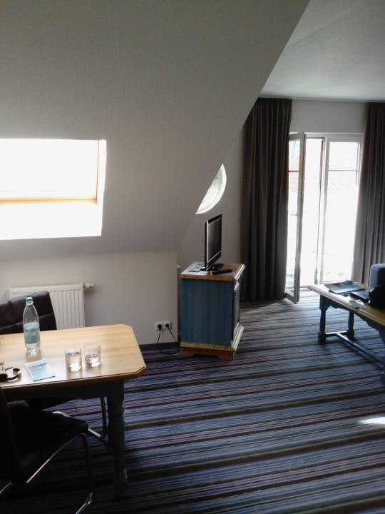 Minibar ud Fernseher, Eßzimmer Hotel Residenz Waldkrone Kühlungsborn