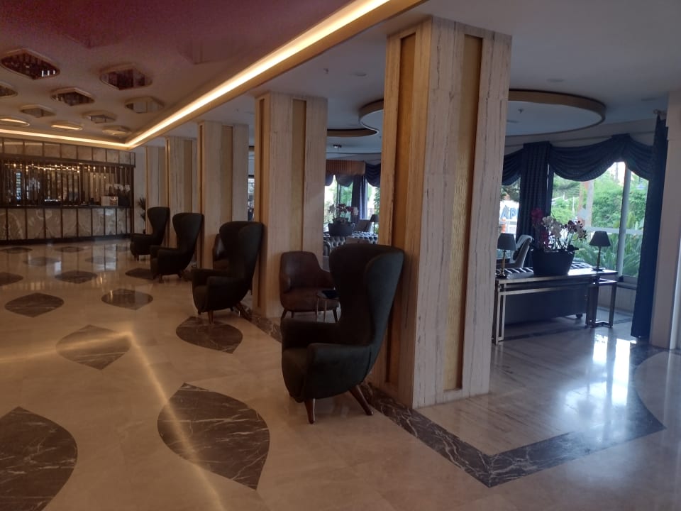 Lobby Saphir Hotel & Villas