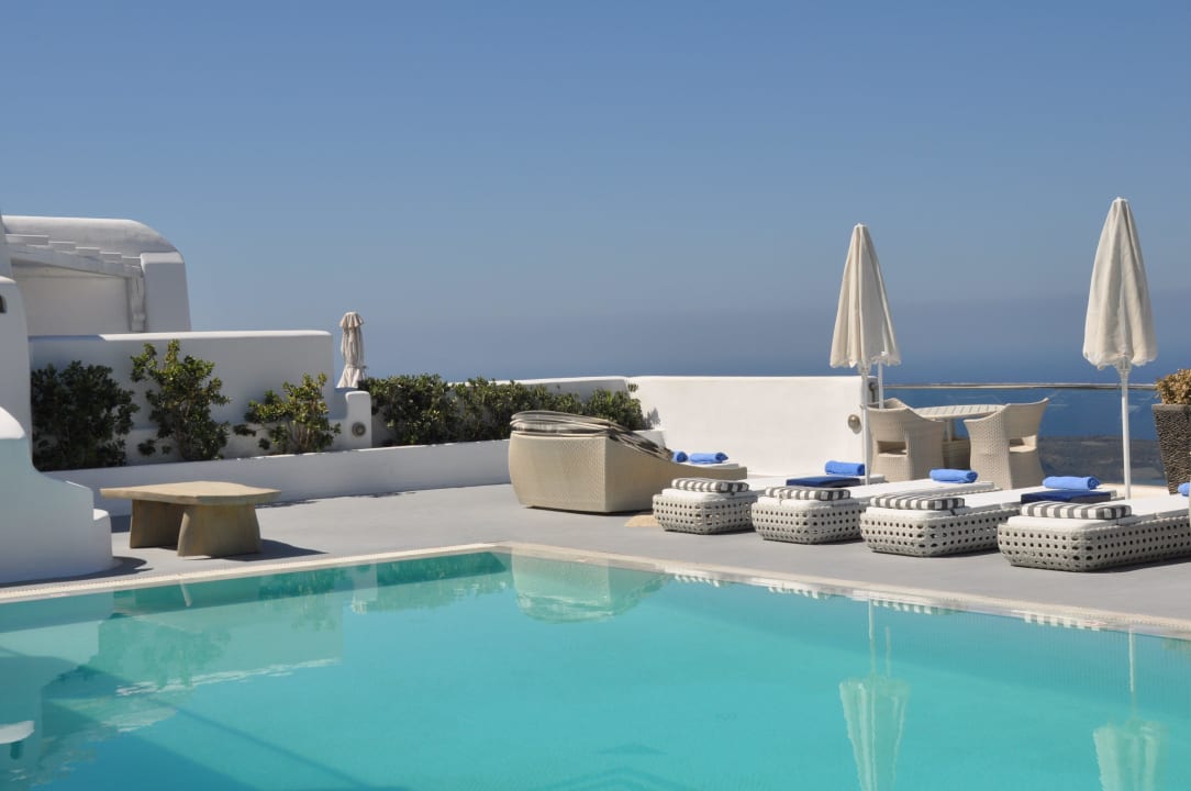 Pool mit grandiosem Meerblick Belvedere Suites Santorini