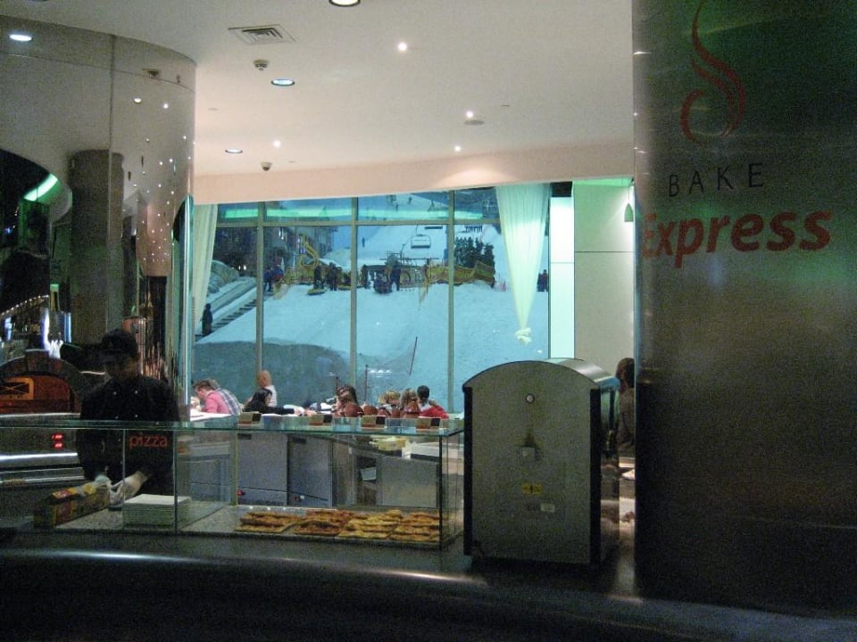 Kempinski Mall of the Emirates, Kemp. Foodcourt Kempinski Hotel Mall of the Emirates