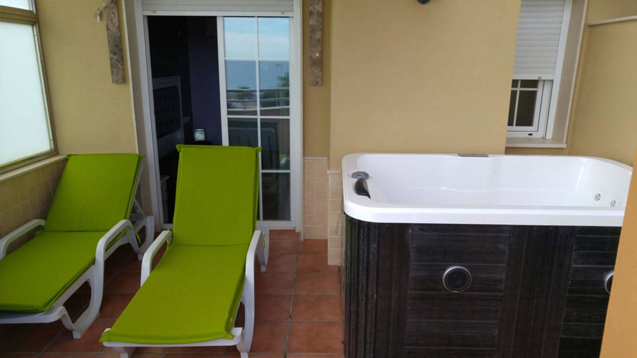 Jacuzzi exterior Hotel Miraya