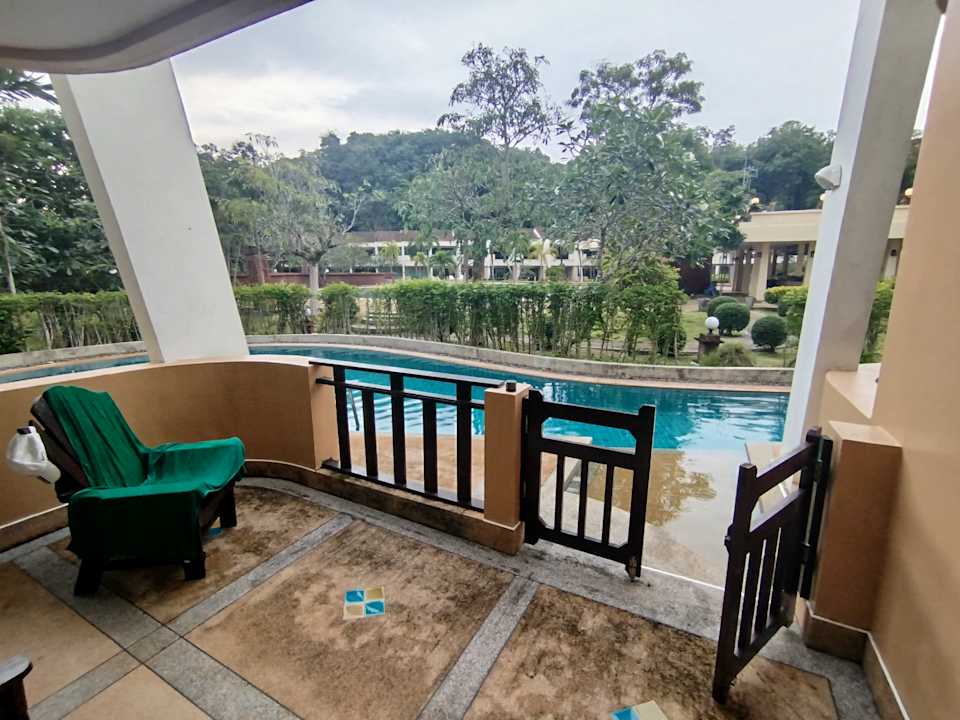 Zimmer Hotel and Beach Bungalow at Lanta Resort