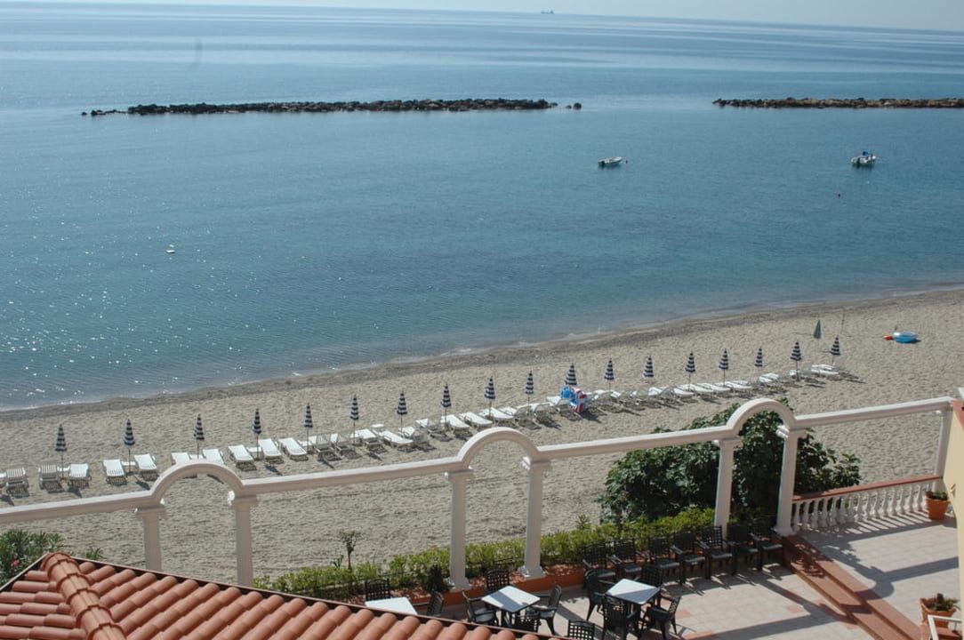 Der Strand vom Balkon fotografiert Hotel Melissa