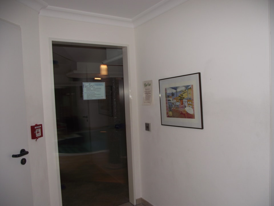 Eingang Wellnessbereich Hotel Waldkrug