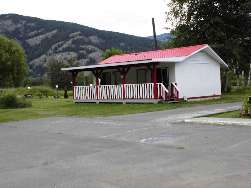 Das zweite Gebäude The Rivermount Motel