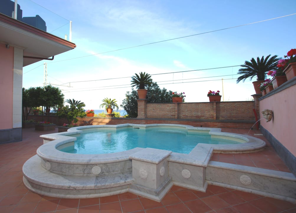 Jacuzzi con cromoterapia Hotel Borromeo Resort