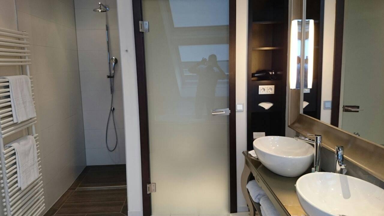 Bad der Suite Steigenberger Hotel Herrenhof