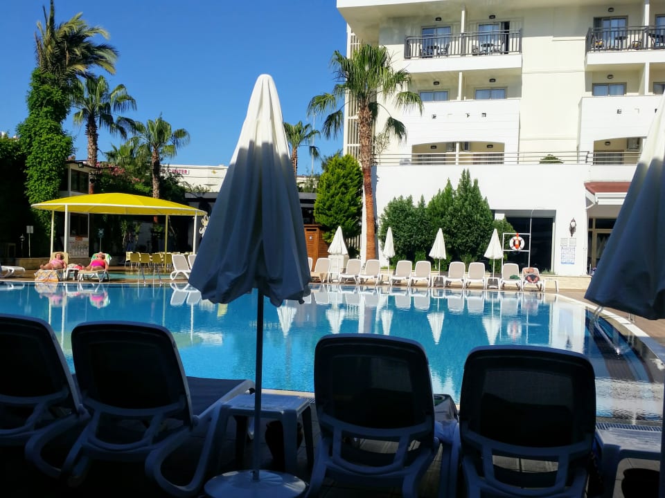 Pool Side Aquamarin Resort & Spa