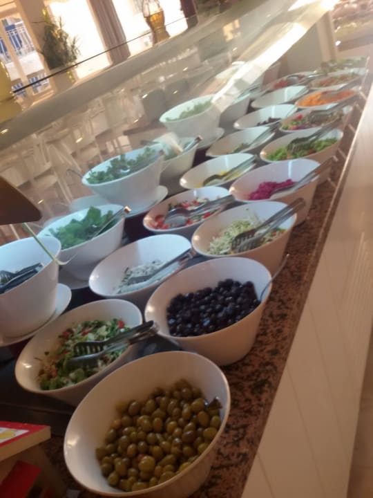Salate kann man sich selbst zusammenstellen Incekum Su Hotel
