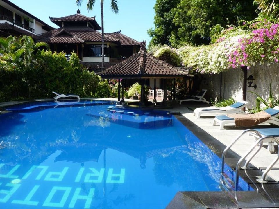 Pool Hotel Ari Putri