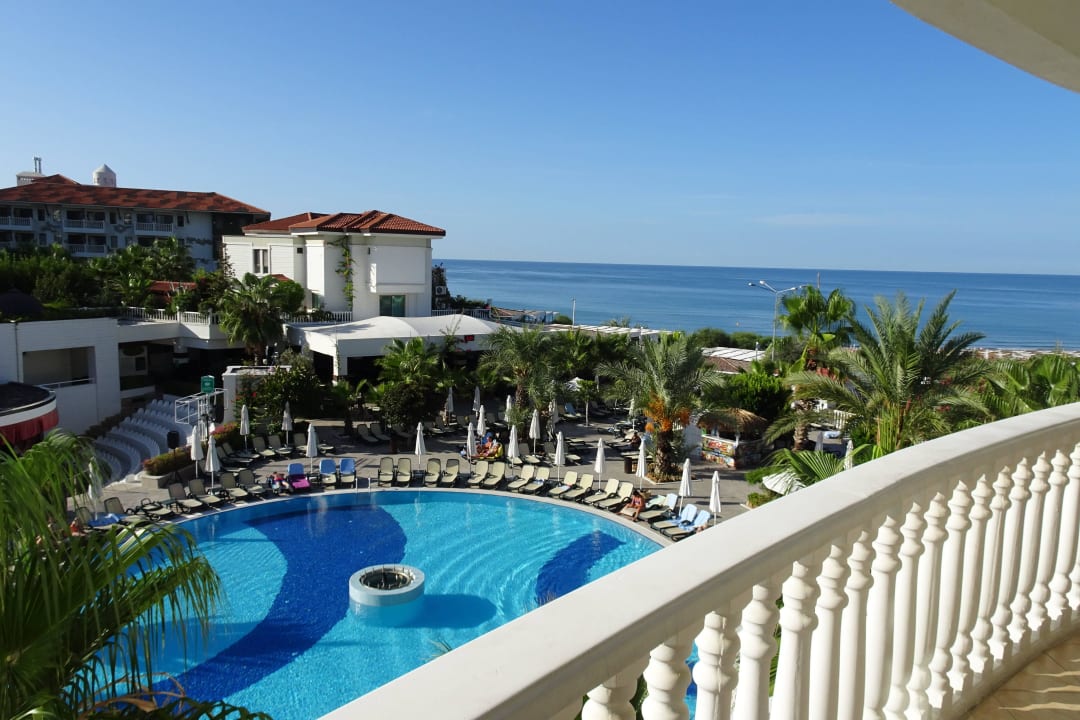 Aussicht vom Balkon Alba Queen Hotel