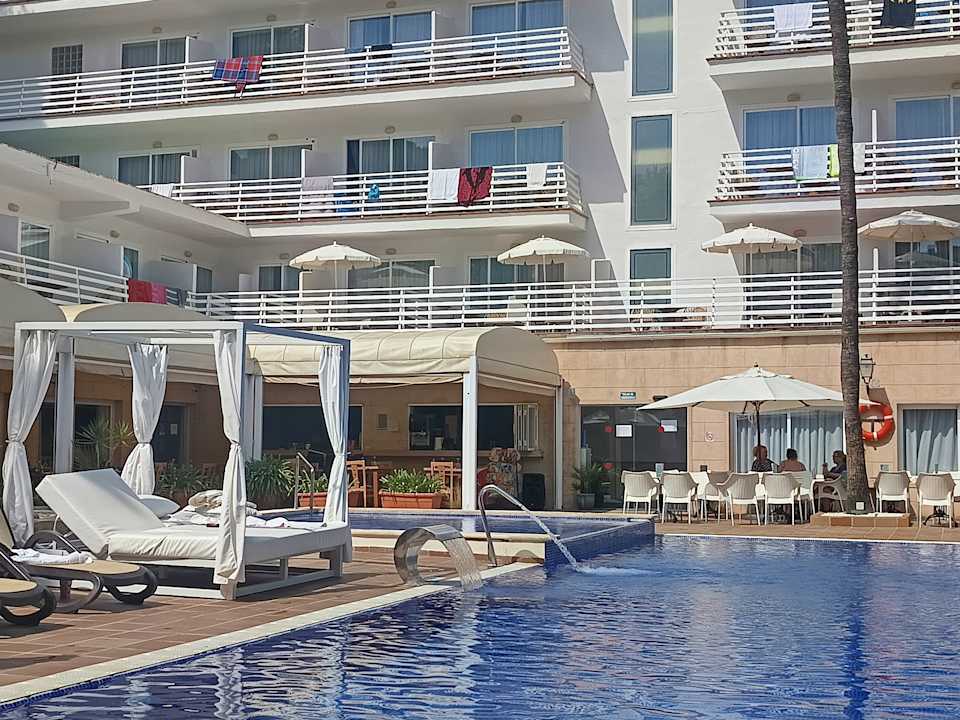 Pool Roc Oberoy