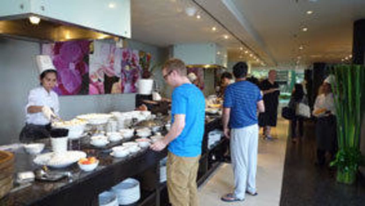 Für jeden etwas leckeres zum Frühstücken dabei  Chatrium Hotel Riverside Bangkok