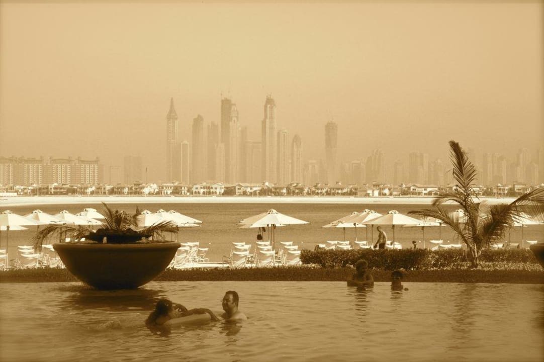 Blick vom Main Pool auf Dubai Atlantis, The Palm