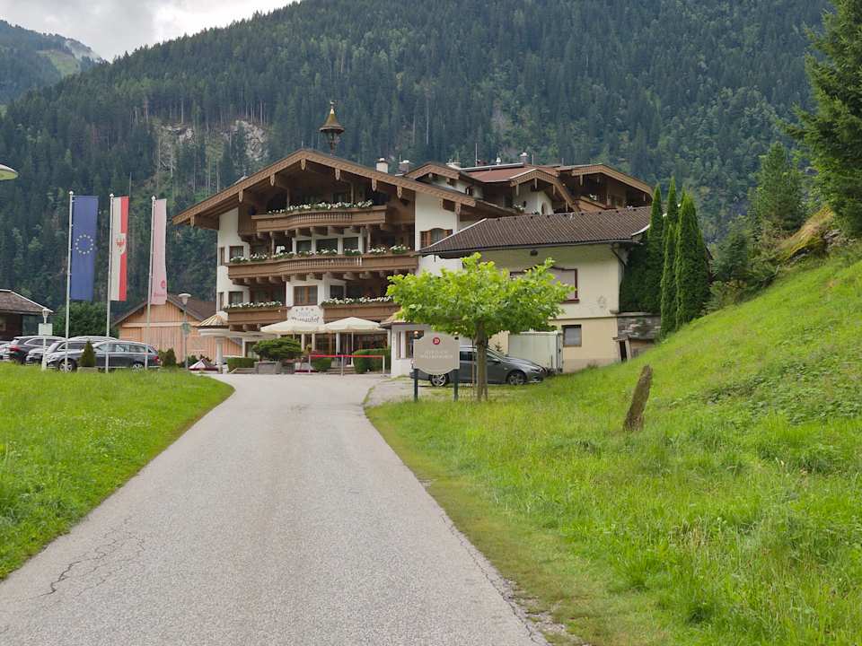 Außenansicht Hotel Dornauhof
