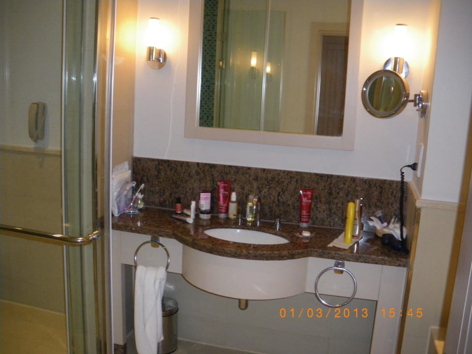 Waschbecken im großen Badezimmer Old Palace Resort Sahl Hasheesh