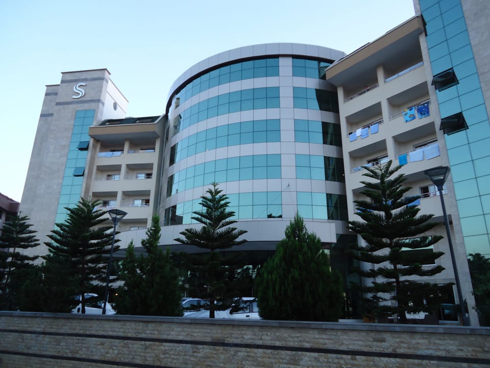 Der erste Blick auf das Hotel Saphir Resort & Spa